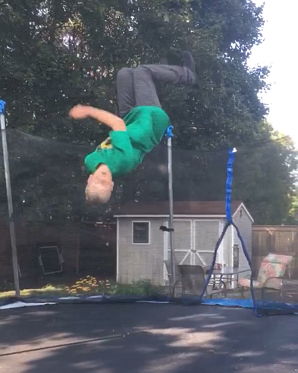 How To Frontflip 360 On A Trampoline Flips Tricks Riders