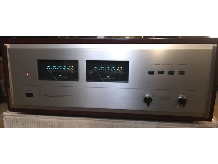 Accuphase  P-400 switchable class A/AB One of the most desirable classic Accuphases.