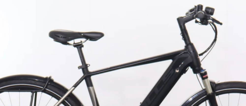 the handelbars on a Bulls Urban EVO electric city bike