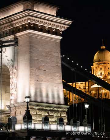 Snap photos of landmarks