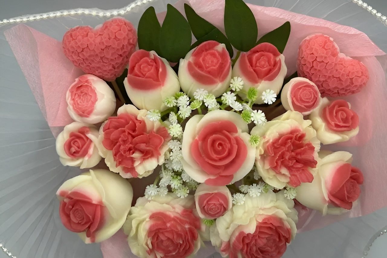 Champagne & Strawberries Soap Flower Handbag Bouquet/Arrangement - Image 2