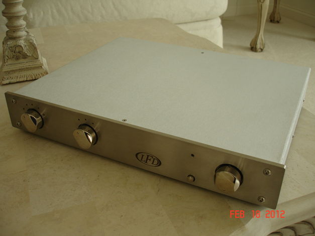 LFD LE III w/Phono Excellent w/packaging