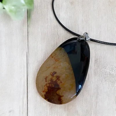Agate Crystal Pendant - Includes Leather Band