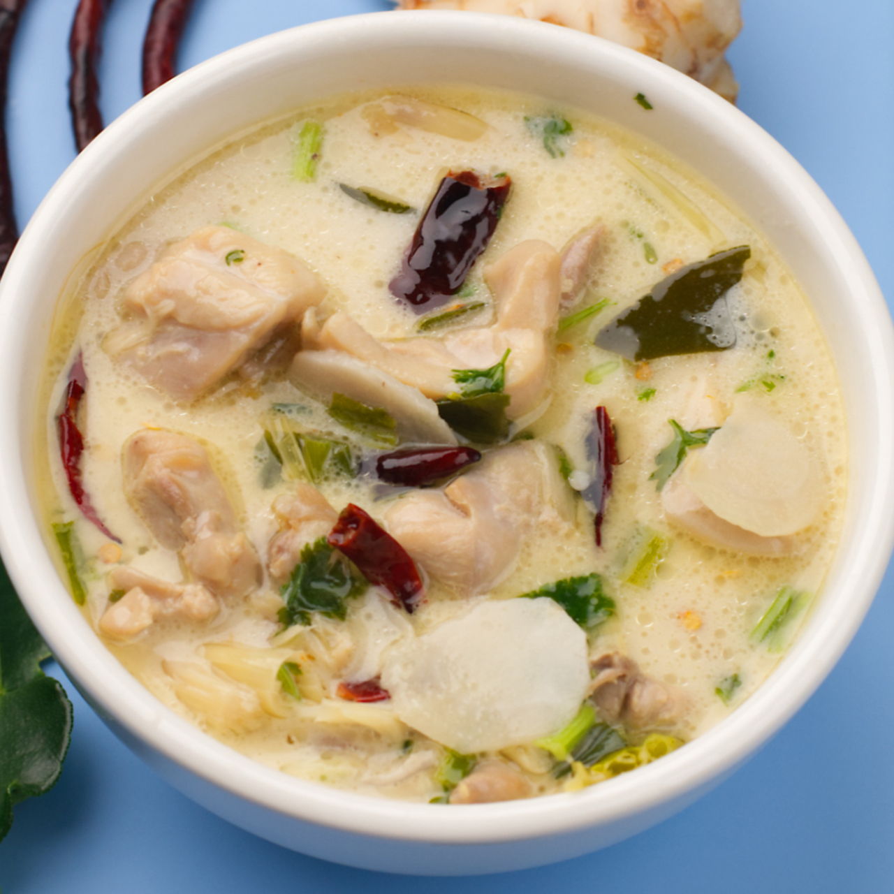 Tom Kha Gai ต้มข่าไก่ (Chicken Coconut Soup)