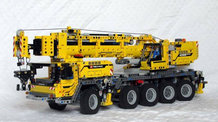 lego 42009 crane size