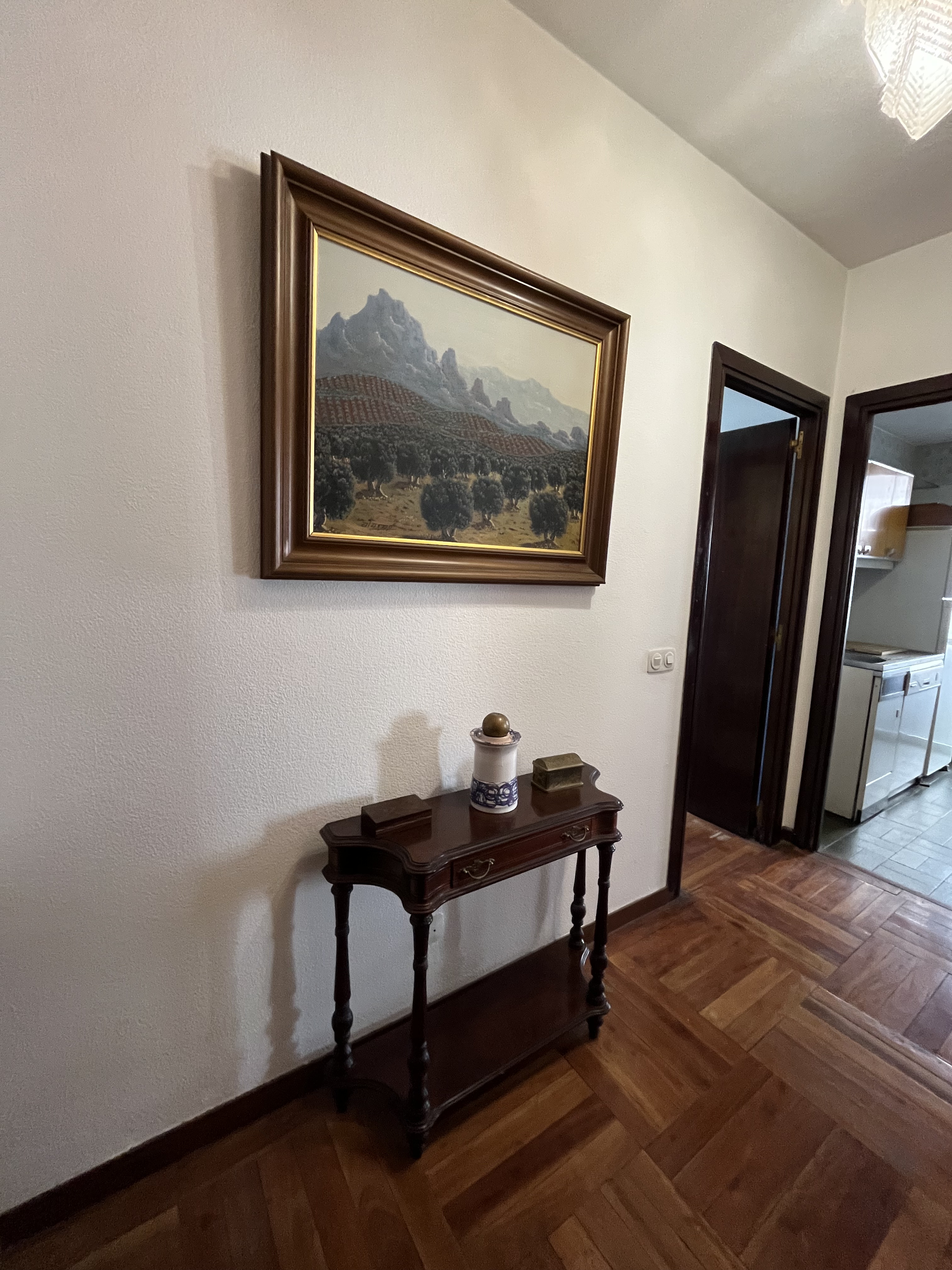 Furnished exterior apartment with short and long-stay terrace. - Image 4