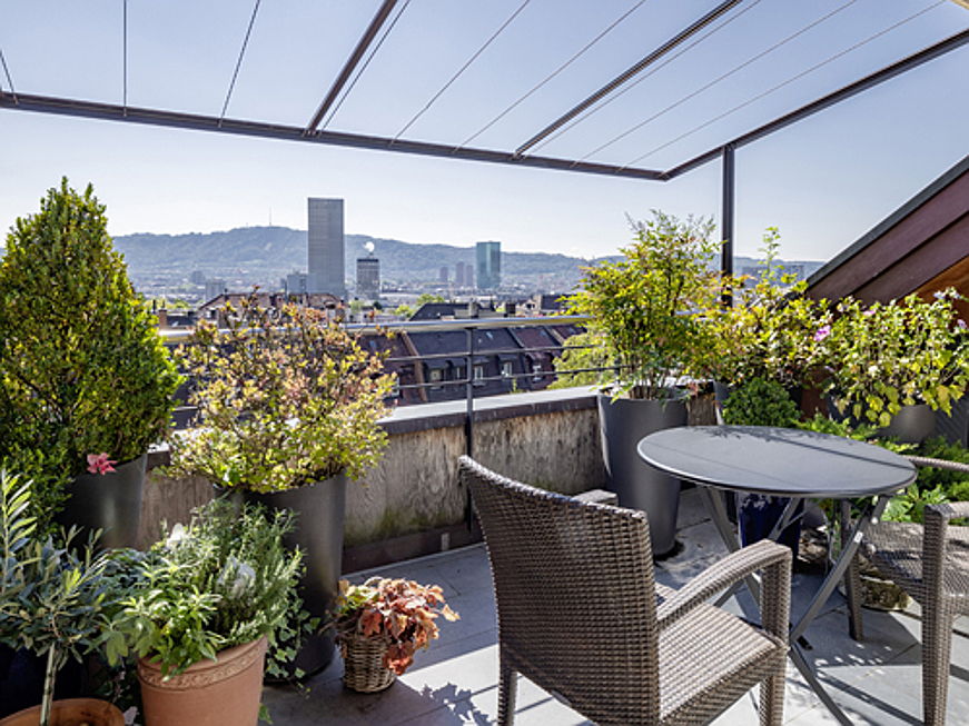  Zürich
- Wohnung kaufen Wipkingen mit wunderbarer Aussicht auf die Altbauten und den Uetliberg - den Zürcher Hausberg