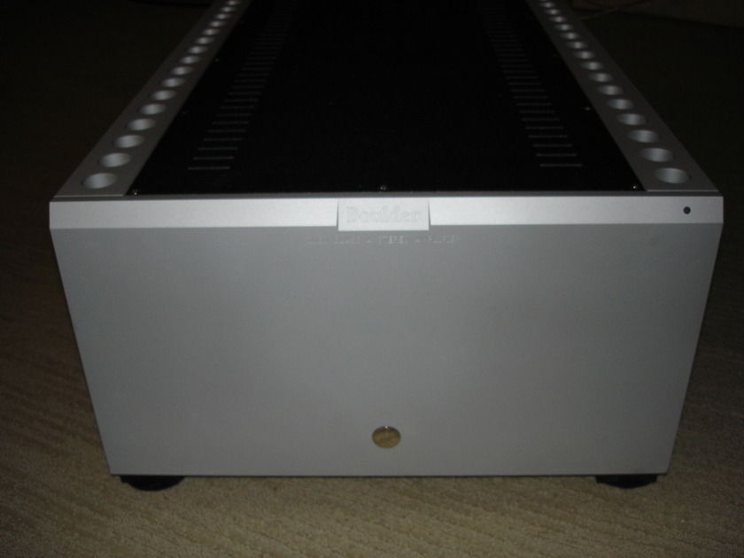 BOULDER 2060 Stereo Power Amplifier Class A