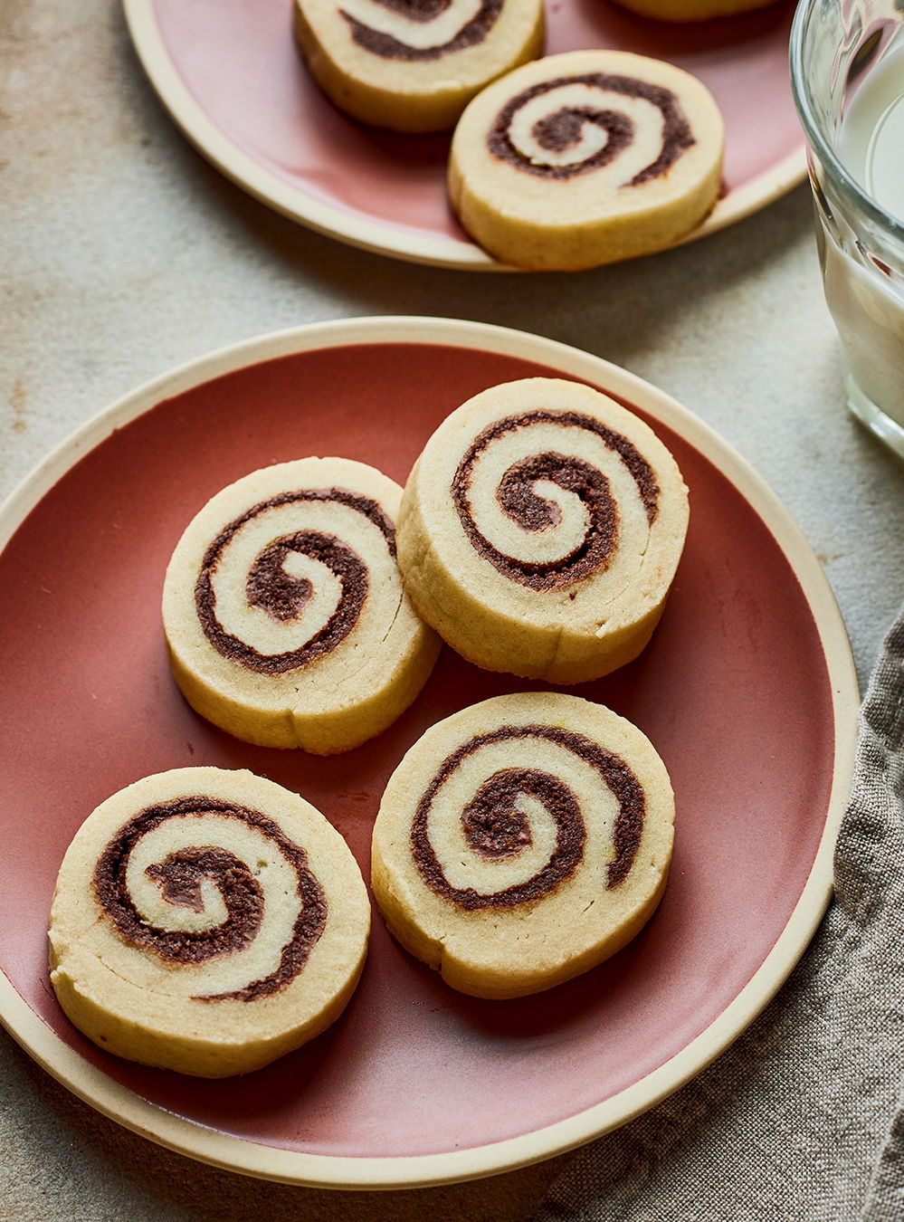 Spiced Chocolate Shortbread Cookies | RICARDO