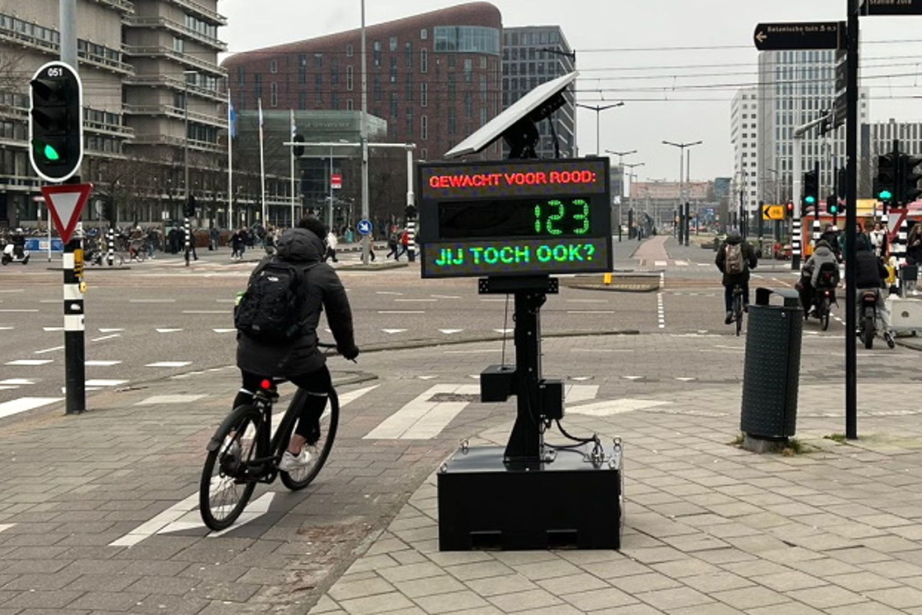 Wij Nemen Je Mee - Teller Zorgt Dat Meer Mensen Stoppen Voor Rood