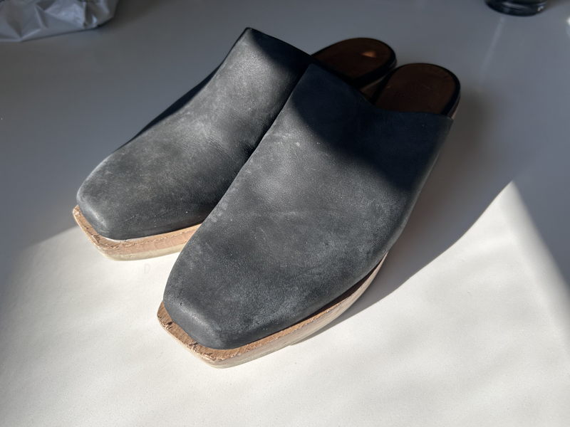 Fig Clog - Black Leather - $207.50 | Coclico Pre-loved
