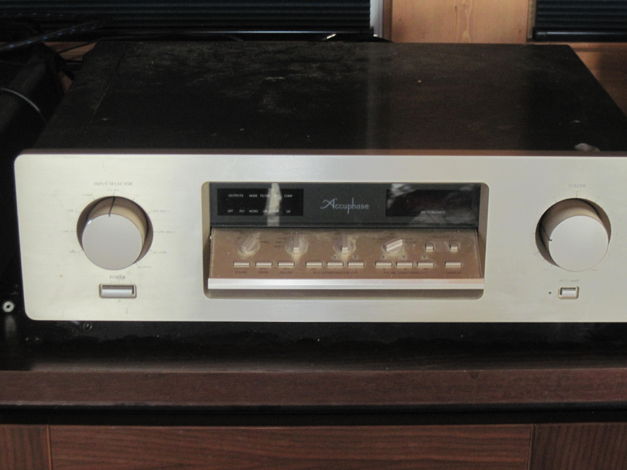 Accuphase C-290 with Ad-290 phono equalizer amplifier