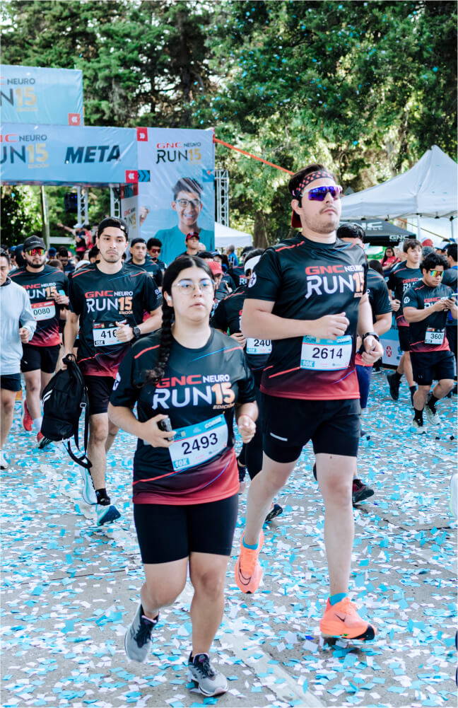 personas participando de la carrera