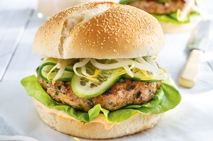 Burgers de dinde et mayonnaise au sriracha