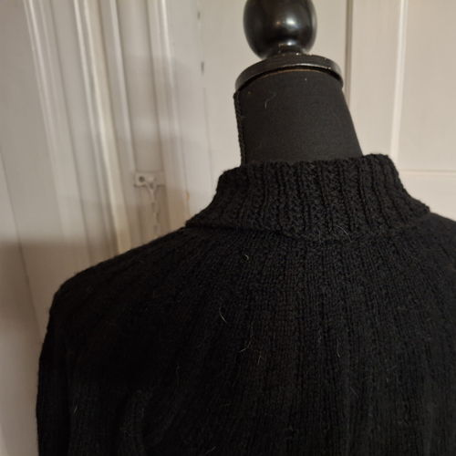 ISOBEL, plain coloured jumper with rustik vertical stripes for ladies - in Shetland wool