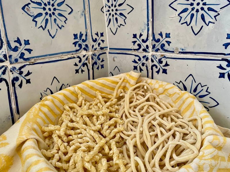 Esperienze gastronomiche Cinisi: Un viaggio culinario con involtini di sarde