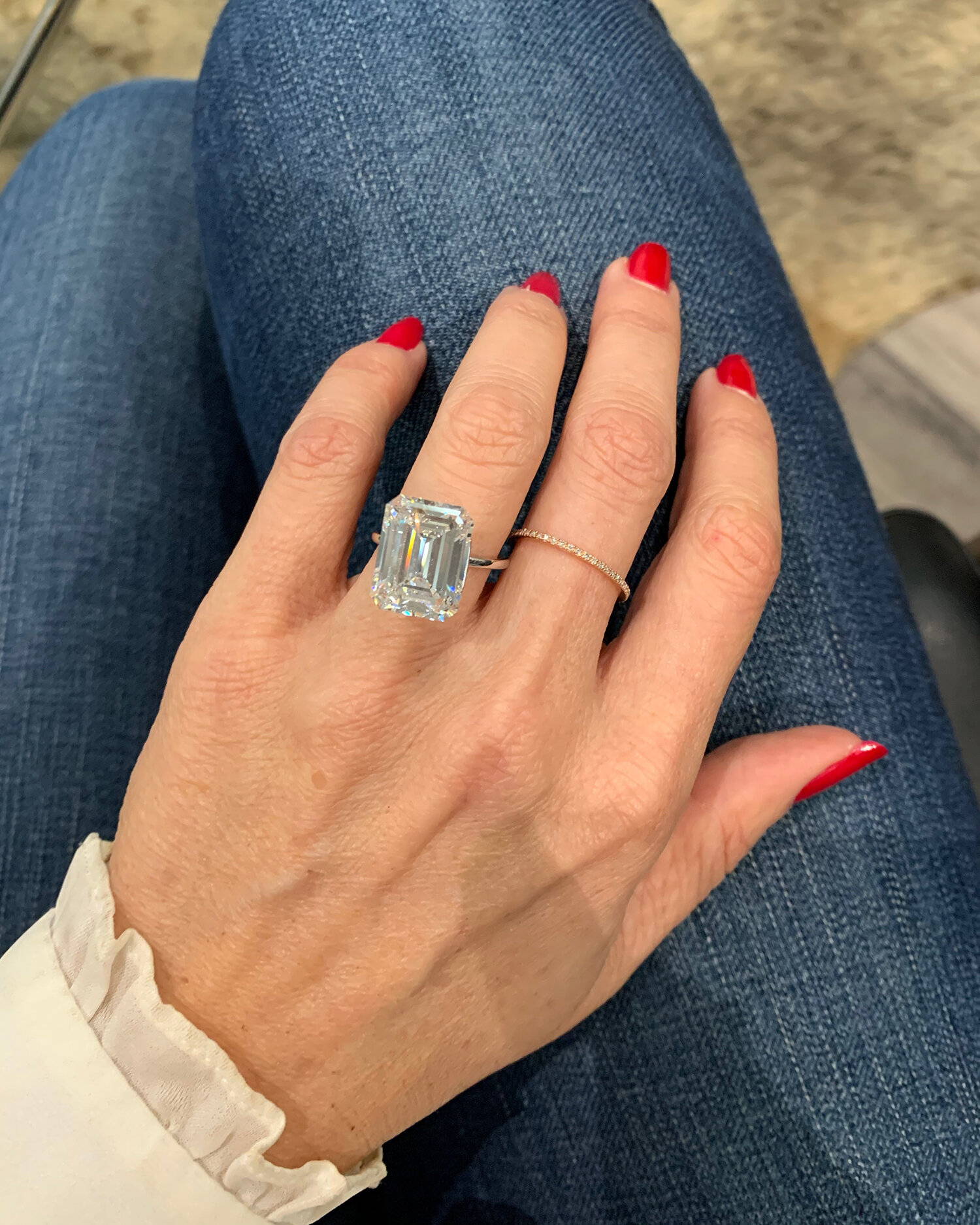 Miss Diamond Ring 7 Carat 8 Carat Emerald Diamond Engagement Ring