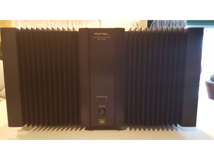 ROTEL RB-1090 Power Amplifier