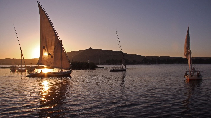 CRUISING THE NILE CRUISING THE NILE