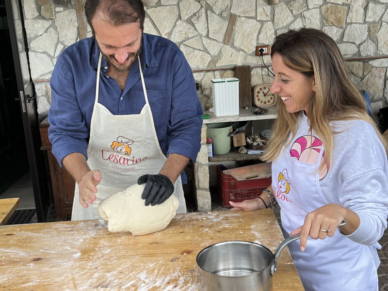 Cursos de cocina Pietrastornina: Ñoquis con ragú cocinados en horno de leña.