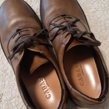Cabasso, brown shoes.