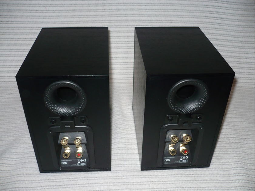 B&W Bowers and Wilkins 686 Version 1