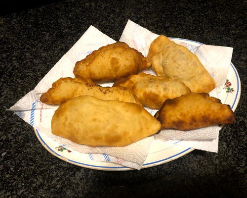 Cooking classes Milan: Panzerotti 101: roll, stuff & fry together!