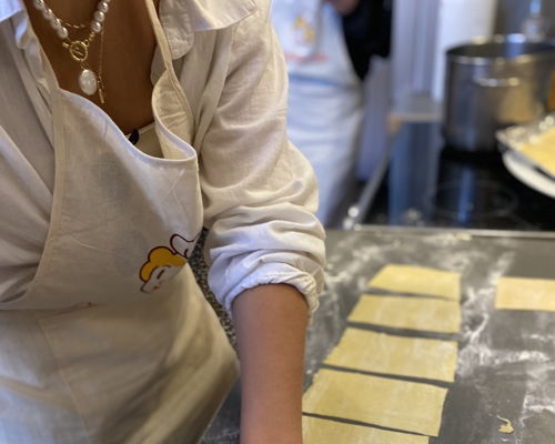 Corsi di cucina Genova: Il segreto della farinata e le lasagne al pesto di Portofino