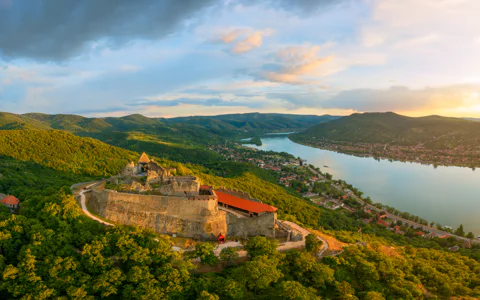 Danube Bend Full-Day Private Tour with Lunch