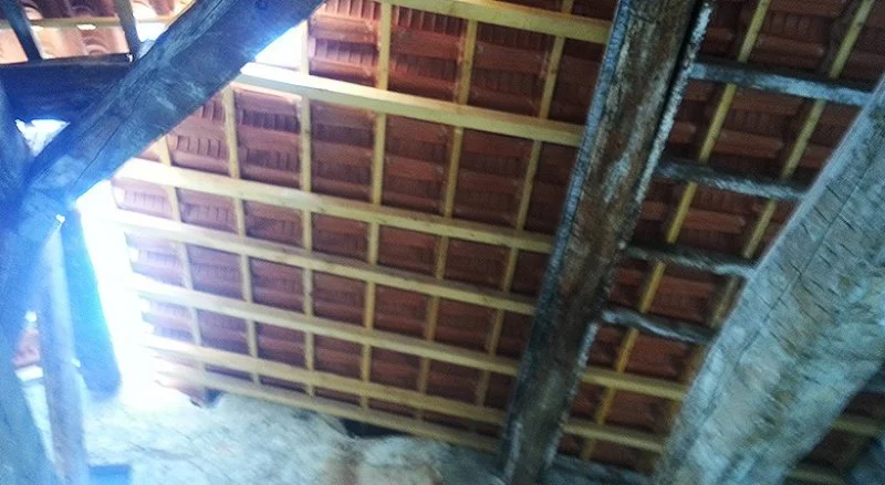 Couverture en tuiles romanes sur charpente traditionnelle à Cannes-la-Bocca — photo 4 sur 9 — CEG TOITURE
