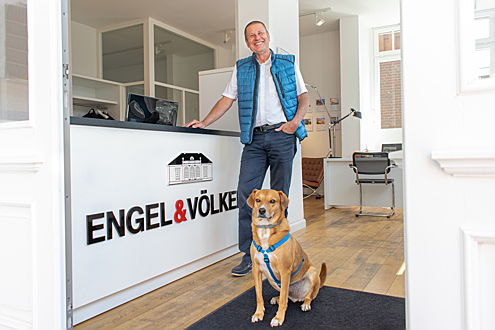  Emden
- Engel & Völkers Shop Carsten Hielscher