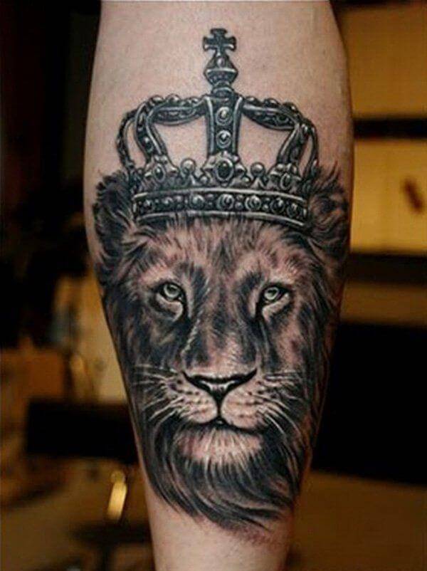 Tatouage Lion Couronne Croix