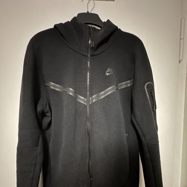 Nike tech fleece 
