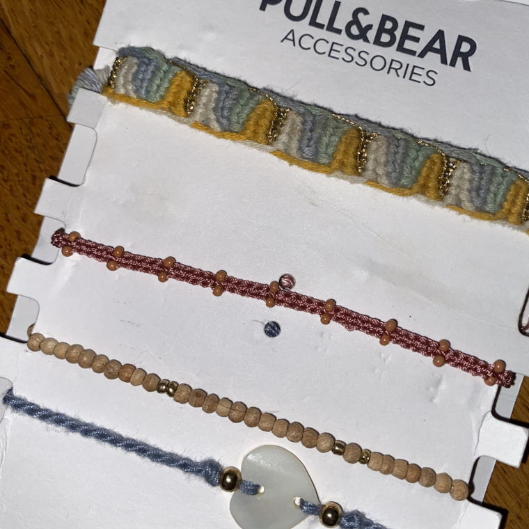 4 bracelets pull and bear 