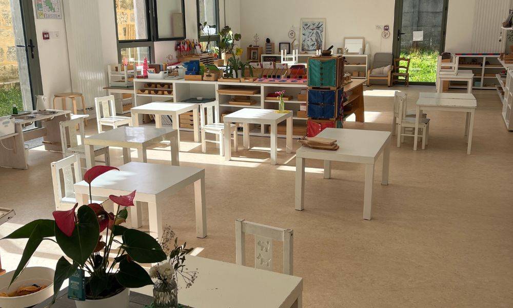 Un petit mortier fabriqué à partir de matériaux nobles