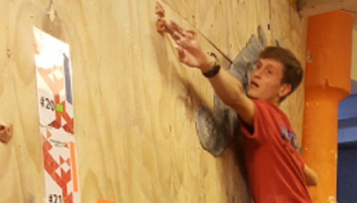 boulderworx kletteranlagen kind an kletterwand