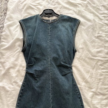 Robe ceintrée en jeans 