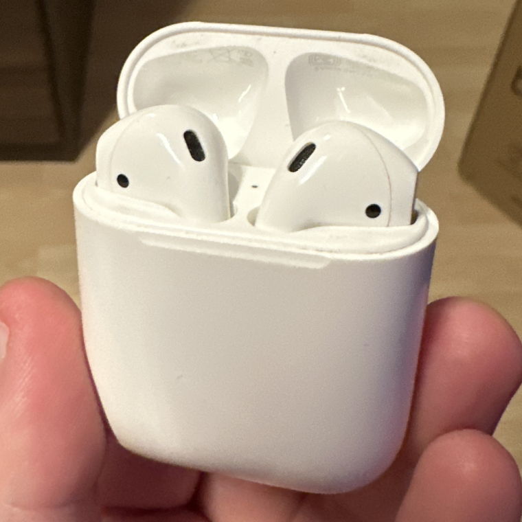 Airpods (2. Generation)