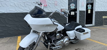 2013 HARLEY-DAVIDSON FLTRX ROAD GLIDE CUSTOM (DNM/PRL/CNDY) motorcycle for rent near Pantego, TX