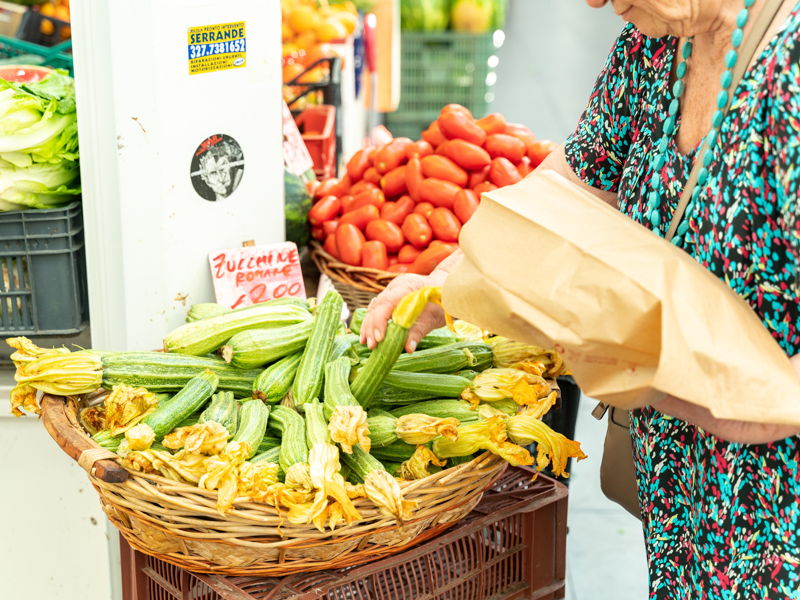 Food & Wine Tours Savona: Street food Tour visit to the historic center and the market