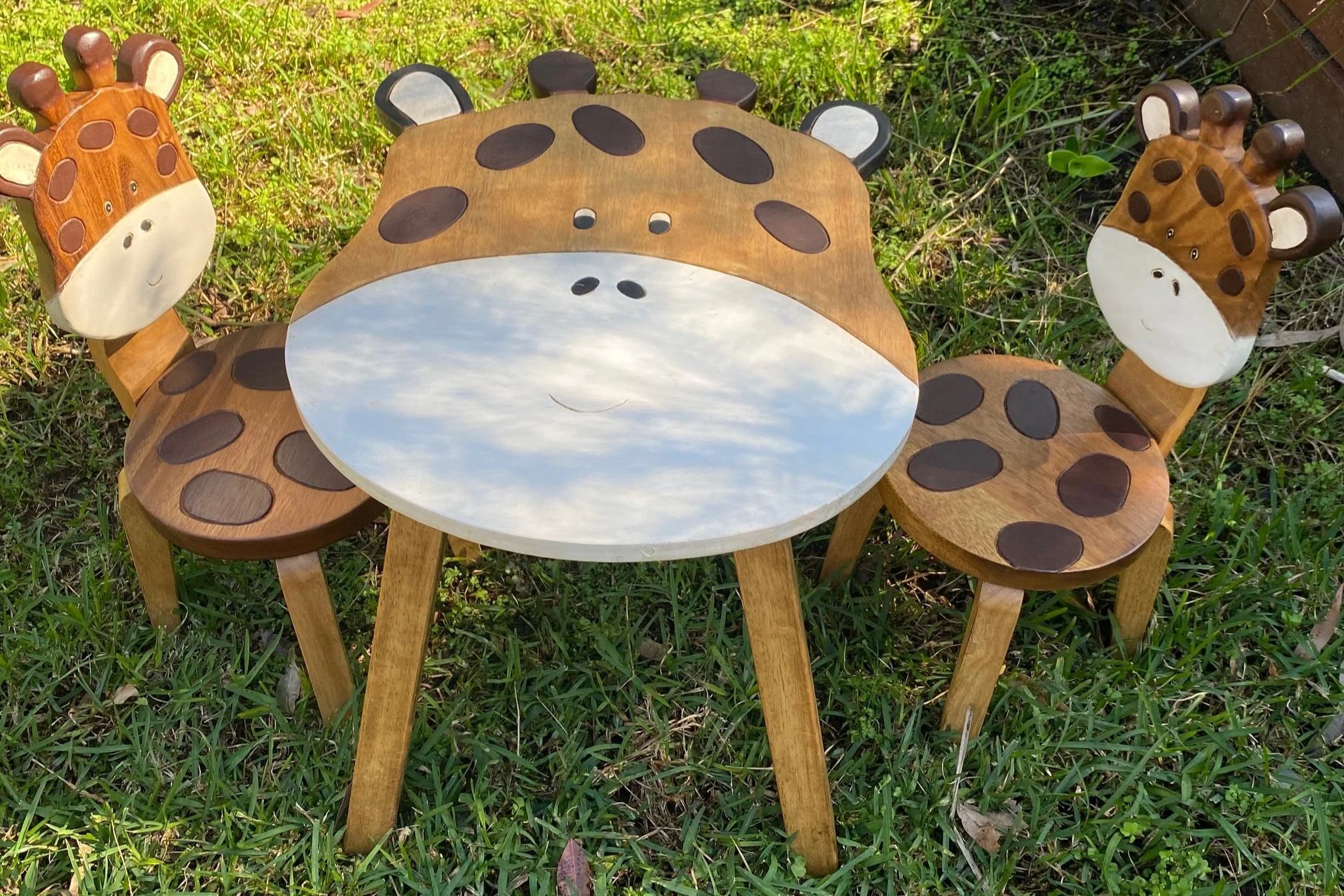 Kids Wooden Table + 2 Chairs Set Giraffe Design Carved Timber Children Furniture - Image 4
