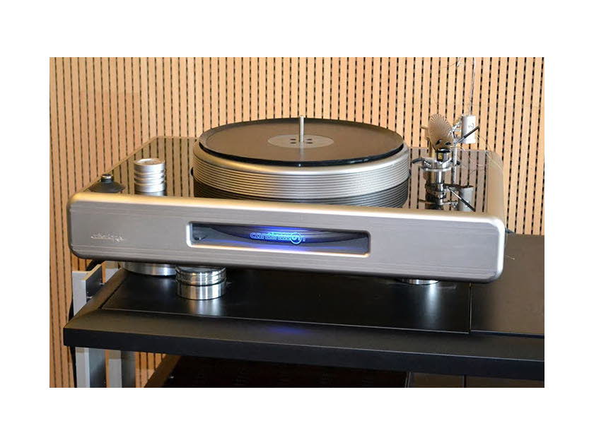 Continuum Criterion Turntable with copperhead arm