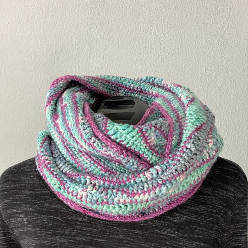 Gehäkelter Wellenschal Olga