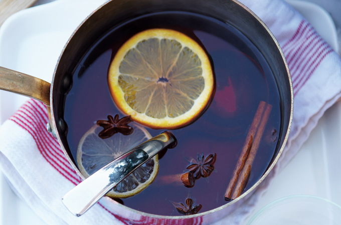 Jus de canneberges chaud aux épices