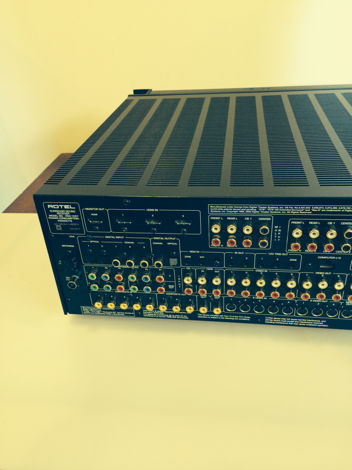 Rotel  RSX-1057 7.1 Channel 100 Watt Receiver
