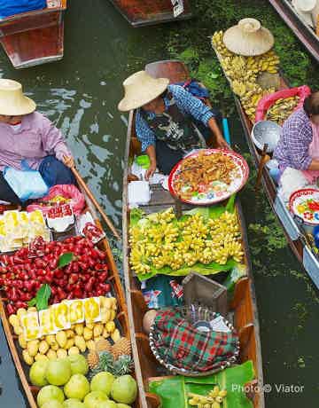 Traditional floating market trading