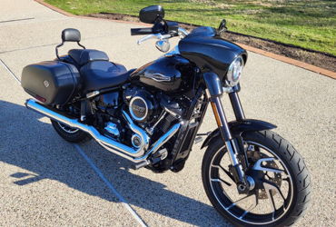 2018 HARLEY-DAVIDSON FLSB SPORT GLIDE ABS motorcycle for rent near Birmingham, MI