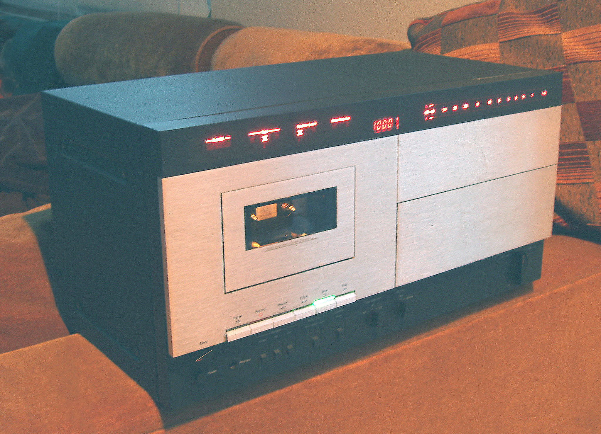 700 ZXE Auto Tuning Cassette Deck