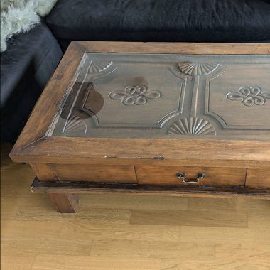 Couchtisch Massivholz mit Glasplatte, antik 