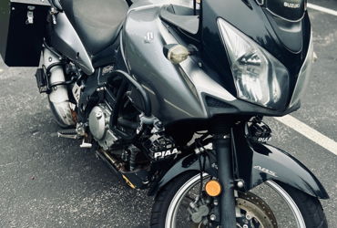 2009 SUZUKI DL650AK9 V-STROM 650 ABS motorcycle for rent near Merrimack, NH